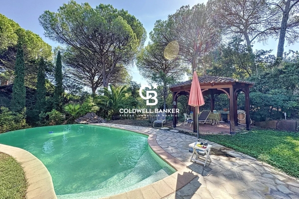 Maison de luxe à vendre à Saint-Raphaël, 838 000 €, Photo 1