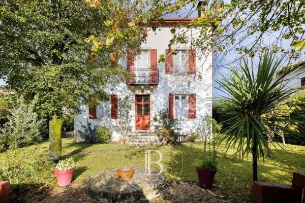 Maison de luxe à vendre à Ustaritz, 682 000 €, Photo 1