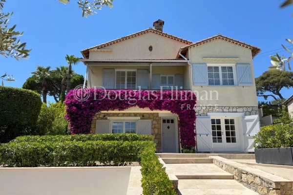 Luxury House for sale in Antibes, 1 690 000 €, Photo 1