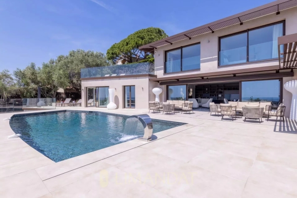 Maison de luxe à louer à Mougins, 25 000 €, Photo 1