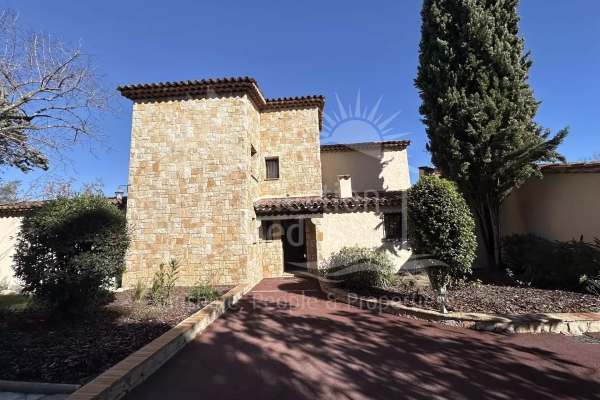 Maison de luxe à vendre à Valbonne, 1 750 000 €, Photo 2