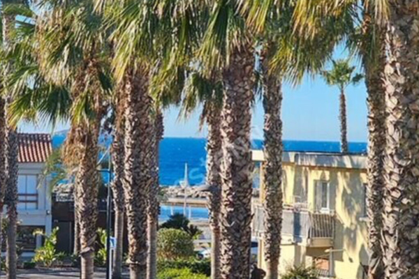 Luxury Apartment for sale in Six Fours les Plages, 1 196 000 €, Photo 1