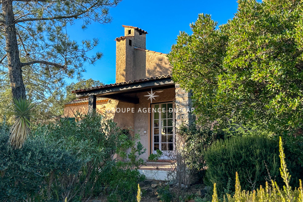 Maison de luxe à vendre à Saint-Aygulf, 840 000 €, Photo 1