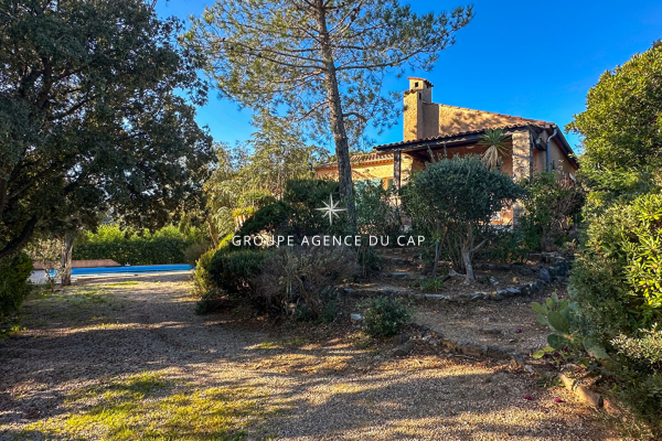 Maison de luxe à vendre à Saint-Aygulf, 895 000 €, Photo 2