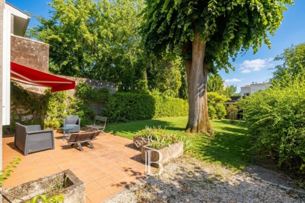 Maison de luxe à vendre à Bordeaux, 898 000 €, Photo 2