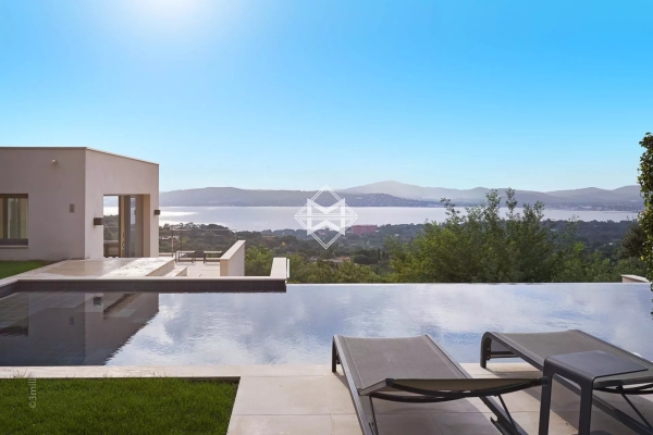 Maison de luxe à louer à Grimaud, 13 000 €, Photo 1