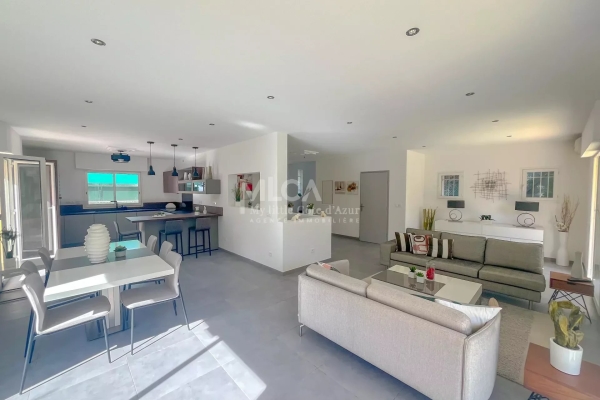 Maison de luxe à vendre à Antibes, 1 590 000 €, Photo 4