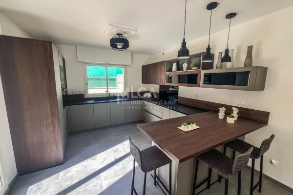 Maison de luxe à vendre à Antibes, 1 590 000 €, Photo 6