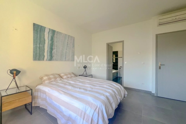 Maison de luxe à vendre à Antibes, 1 590 000 €, Photo 7