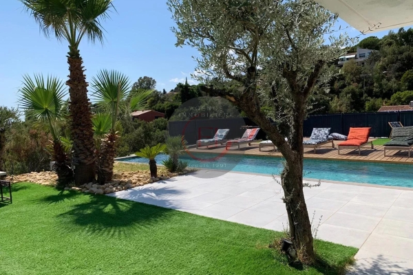 Maison de luxe à vendre à Les Issambres, 1 690 000 €, Photo 2