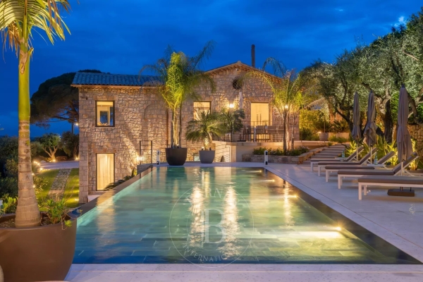Maison de luxe à louer à Cannes, 25 000 €, Photo 1