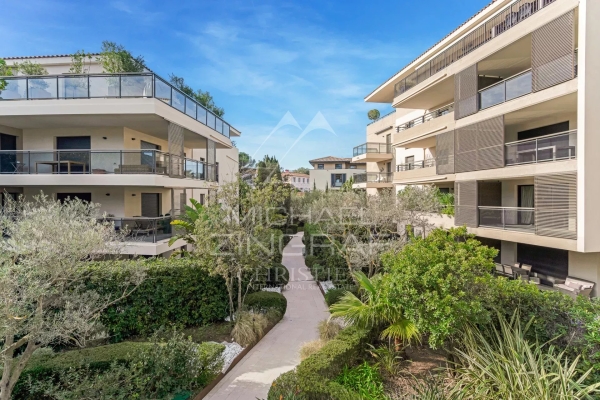 Appartement de luxe à vendre à Saint-Tropez, 1 995 000 €, Photo 1