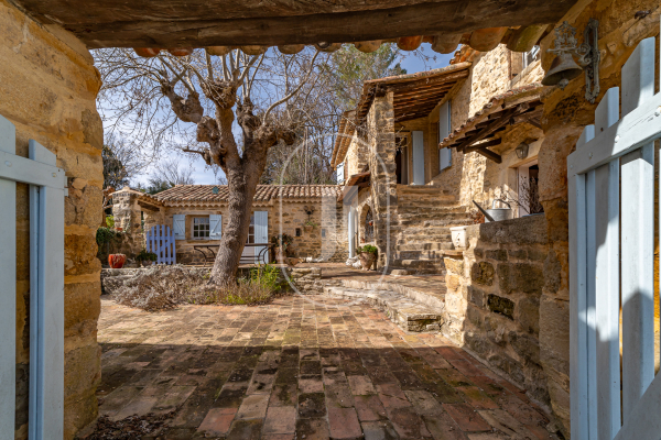 Maison de luxe à vendre à Uzès, 690 000 €, Photo 1