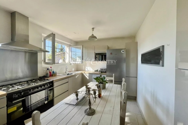 Luxury Apartment for sale in Le Rouret, 399 000 €, Photo 3