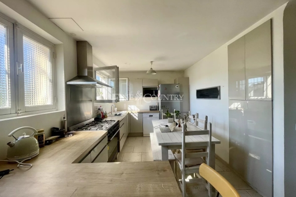 Luxury Apartment for sale in Le Rouret, 399 000 €, Photo 4