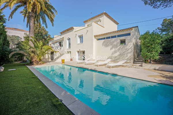 Maison de luxe à vendre à Saint-Raphaël, 2 150 000 €, Photo 1