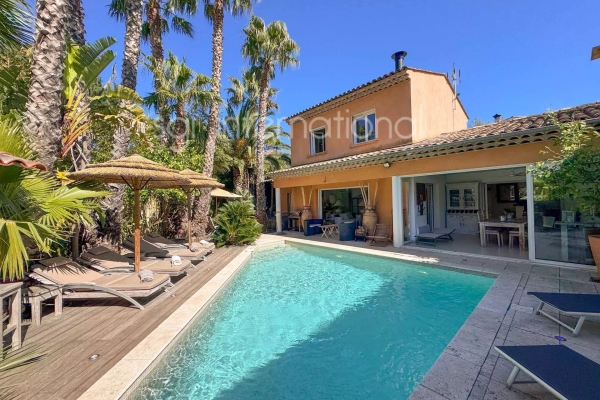 Maison de luxe à vendre à Sainte-Maxime, 997 000 €, Photo 1