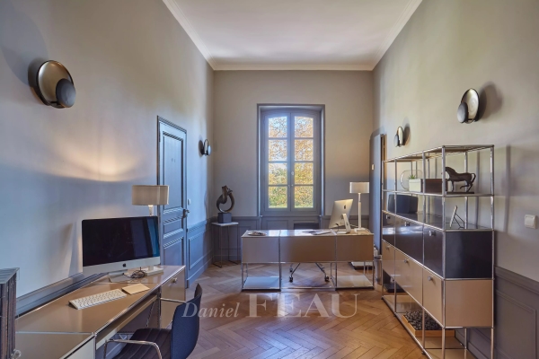 Luxury Apartment for sale in Aix-en-Provence, 868 000 €, Photo 2