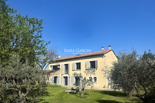 Maison de luxe à vendre à Saint-Rémy-de-Provence, 1 080 000 €, Photo 1
