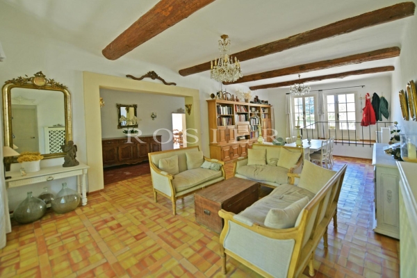Luxury House for sale in Gordes, 2 395 000 €, Photo 4
