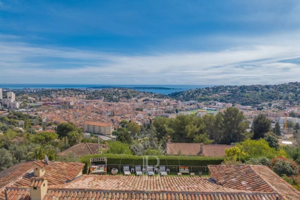 Maison de luxe à vendre à Vallauris, 1 990 000 €, Photo 1