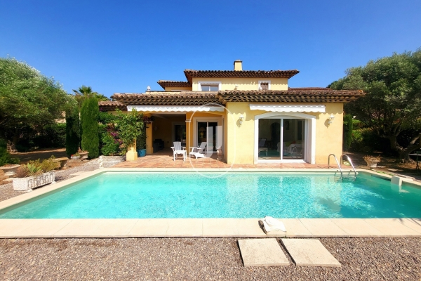 Maison de luxe à vendre à Sainte-Maxime, 870 000 €, Photo 1