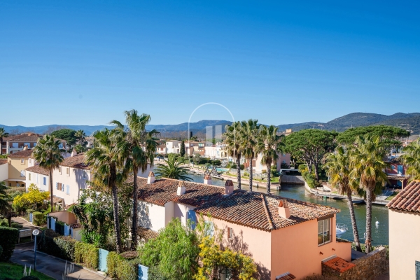 Appartement de luxe à vendre à Cogolin, 360 000 €, Photo 2