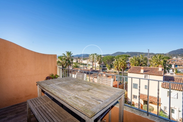 Appartement de luxe à vendre à Cogolin, 360 000 €, Photo 3