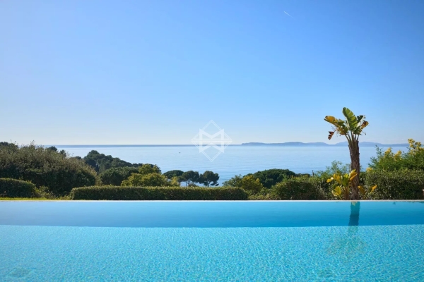 Luxury House for rental in La Croix-Valmer, 25 000 €, Photo 1