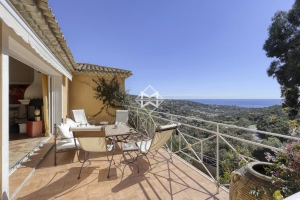 Luxury House for sale in Cavalaire-sur-Mer, 1 450 000 €, Photo 3