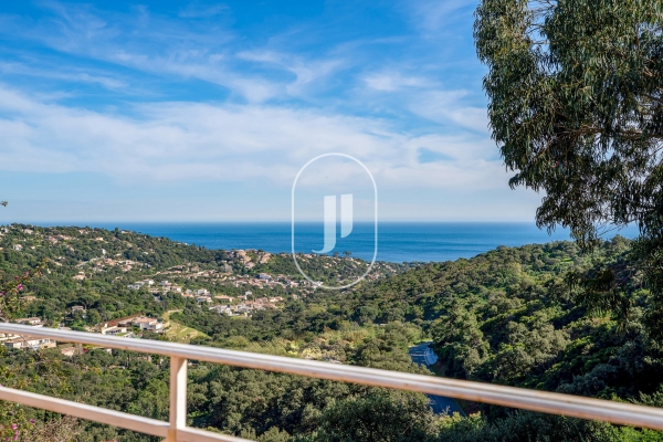 Luxury House for sale in Cavalaire-sur-Mer, 1 450 000 €, Photo 3