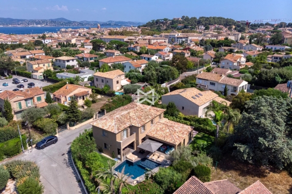 Maison de luxe à louer à Saint-Tropez, 30 000 €, Photo 1