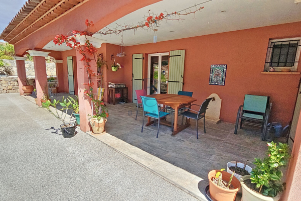 Maison de luxe à vendre à Fréjus, 749 000 €, Photo 2