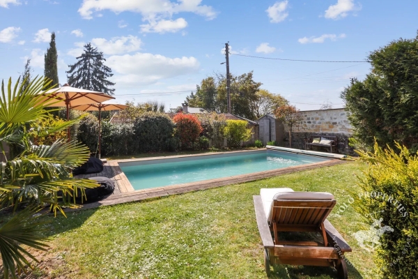 Maison de luxe à vendre à Chantilly, 695 000 €, Photo 1