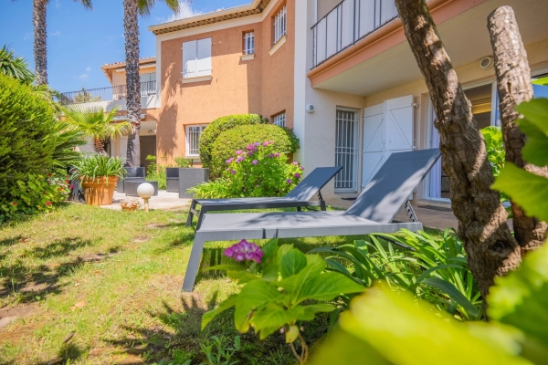 Appartement de luxe à vendre à Cogolin, 995 000 €, Photo 1