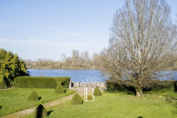 Maison de luxe à vendre à Fronsac, 1 575 000 €, Photo 1