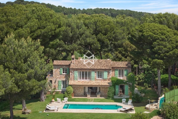 Maison de luxe à louer à Le Cannet, 15 000 €, Photo 1