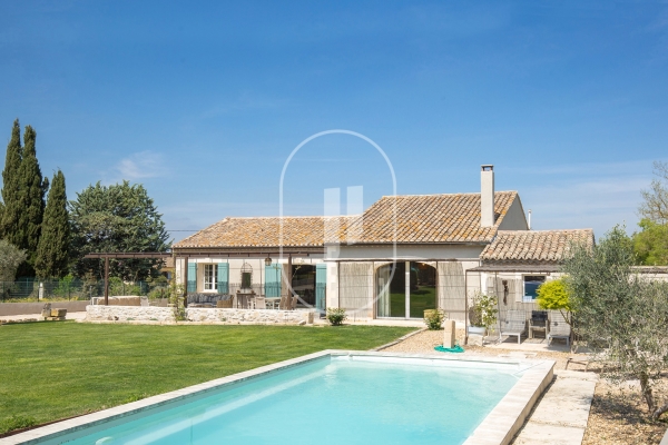 Maison de luxe à vendre à Saint-Rémy-de-Provence, 1 750 000 €, Photo 1