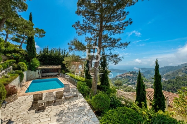 Luxury House for sale in Èze, 3 750 000 €, Photo 1