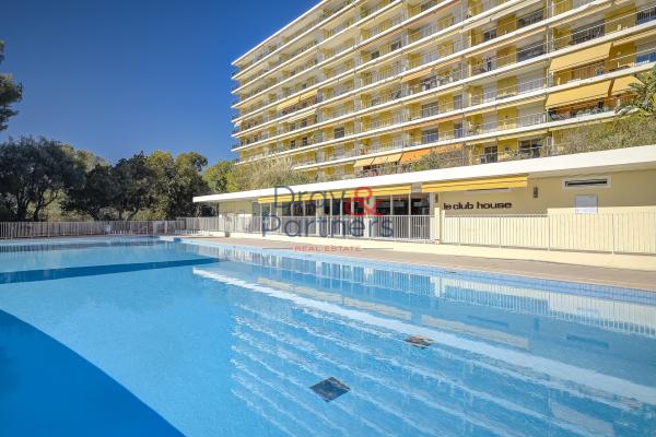 Luxury Apartment for sale in Nice, 739 000 €, Photo 1
