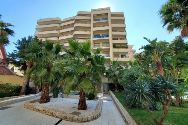 Appartement de luxe à vendre à Menton, 670 000 €, Photo 1