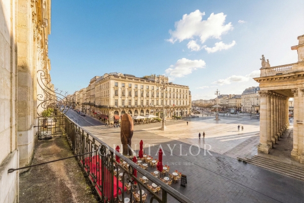 Luxury Apartment for sale in Bordeaux, 1 260 000 €, Photo 1