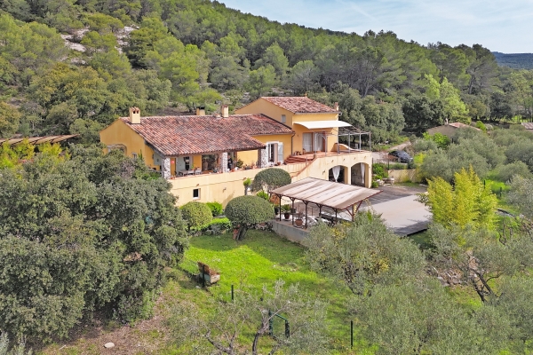 Luxury House for sale in Villecroze, 720 000 €, Photo 1