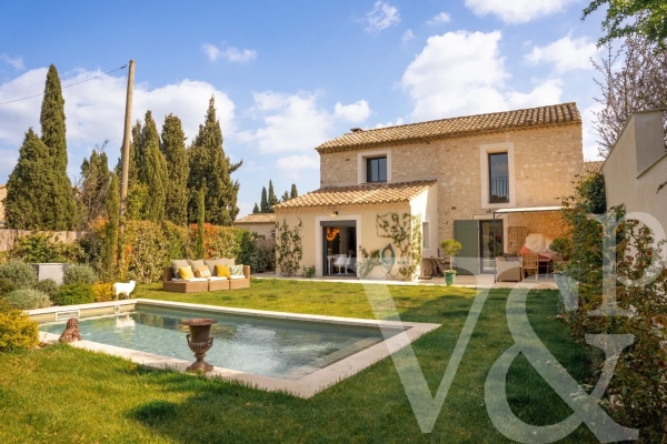 Maison de luxe à vendre à Eygalières, 1 080 000 €, Photo 1