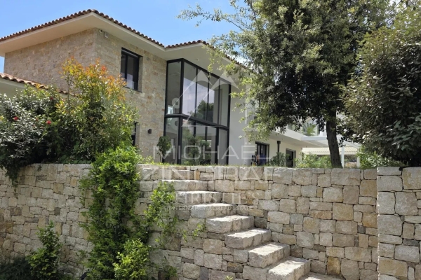Maison de luxe à vendre à Roquefort-les-Pins, 2 990 000 €, Photo 2