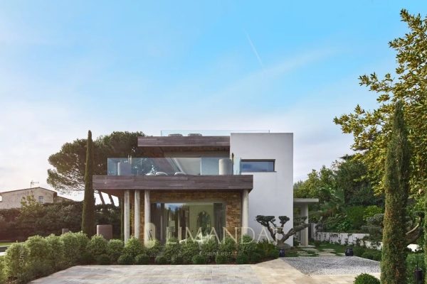 Luxury House for rental in Cap d'Antibes, 35 500 €, Photo 1