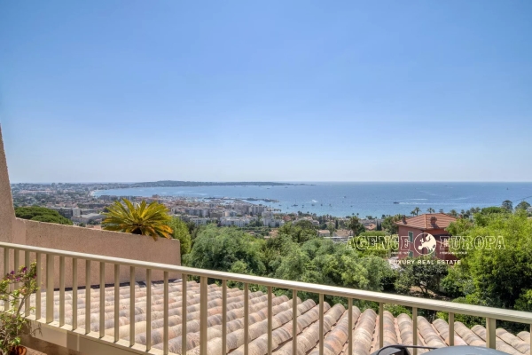 Luxury Apartment for sale in Le Golfe Juan, 1 099 000 €, Photo 1
