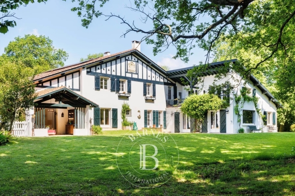 Luxury House for sale in Bayonne, 1 880 000 €, Photo 1