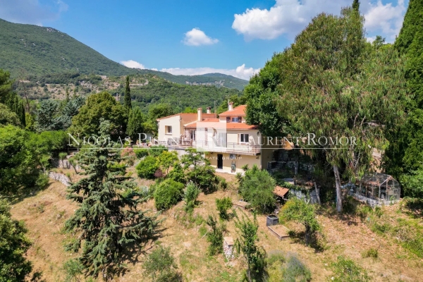 Maison de luxe à vendre à Menton, 850 000 €, Photo 1