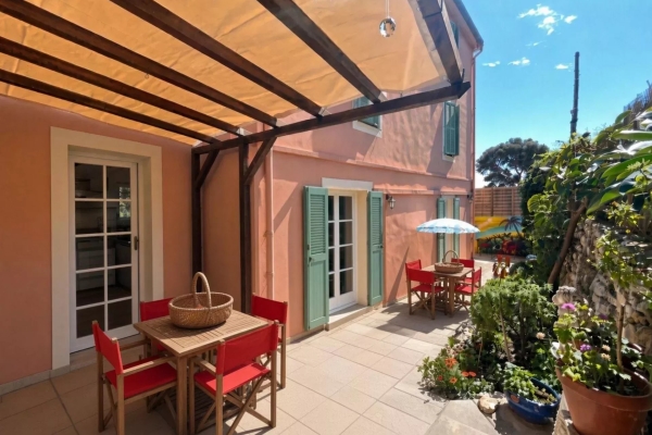 Luxury Apartment for sale in Èze, 660 000 €, Photo 1